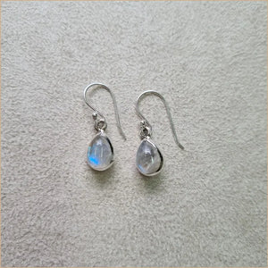 Boucles d’oreilles ovales en pierre de lune “EI1180”