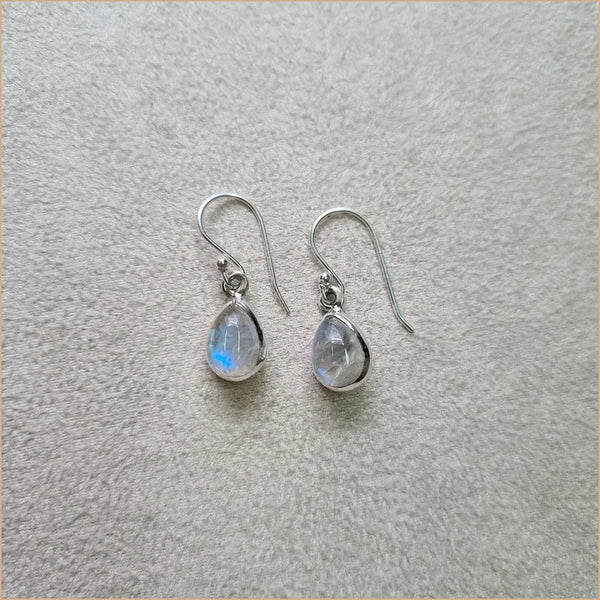 Boucles d’oreilles ovales en pierre de lune “EI1180”