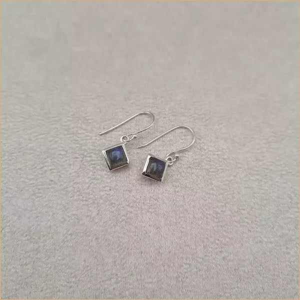 Boucles d’oreilles carrées en labradorite “EI1308.L”