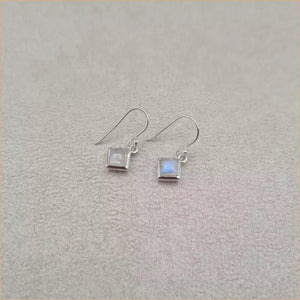 Boucles d’oreilles carrées en pierre de lune “EI1308.P”