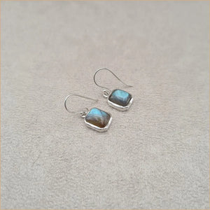 Boucles d'oreilles carrées en labradorite "EI1315.L"
