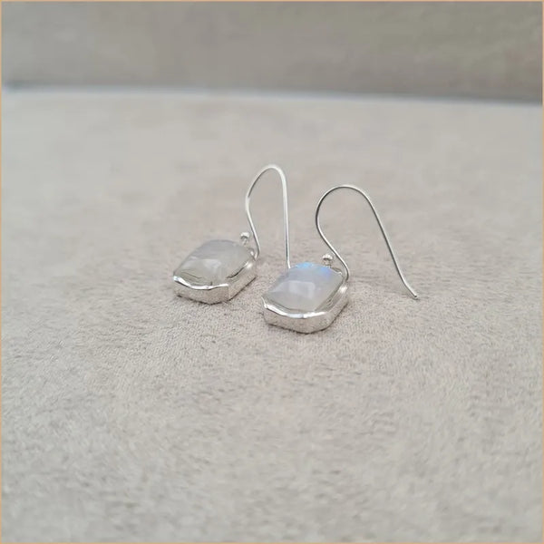 Boucles d'oreilles carrées en pierre de lune "EI1315.P"