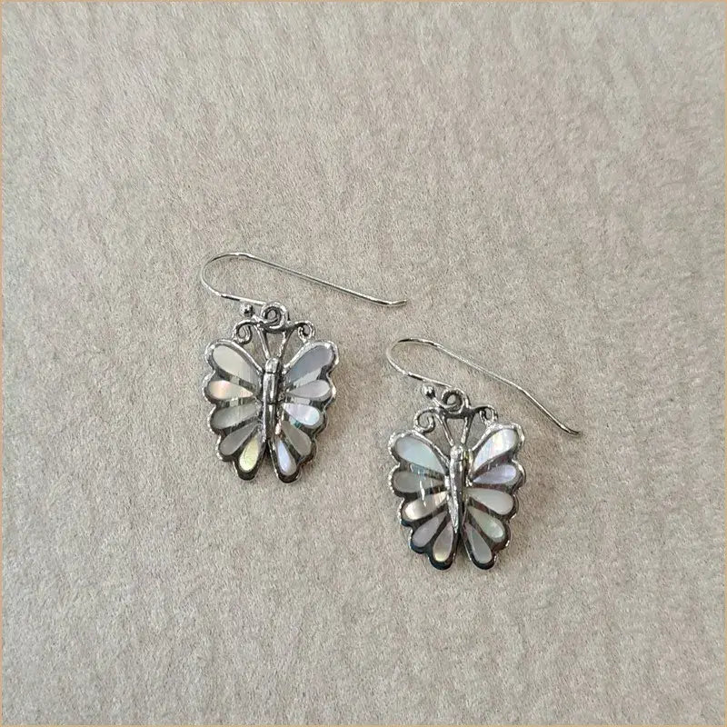 Boucles d'oreilles papillon en nacre blanche "EN1065.W"