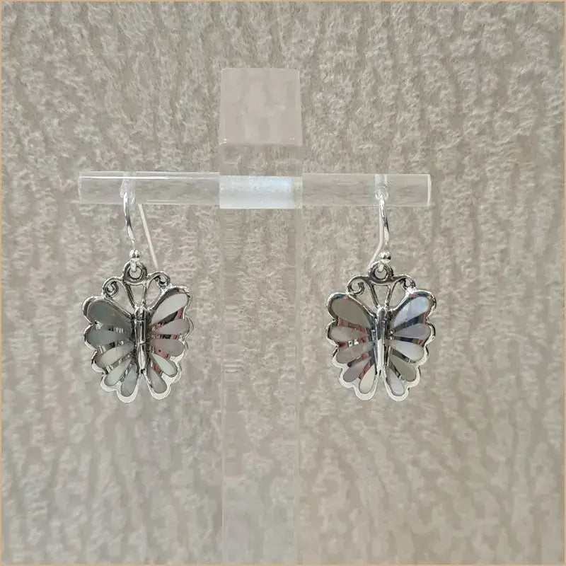 Boucles d'oreilles papillon en nacre blanche "EN1065.W"