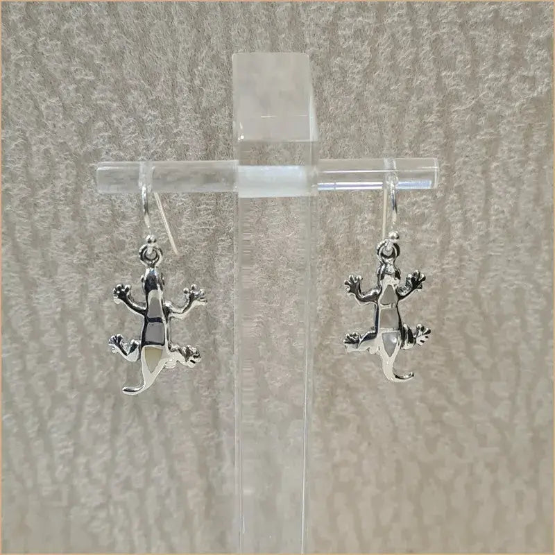 Boucles d’oreilles pendantes mabouya lézard en nacre blanche “EN1068.W”