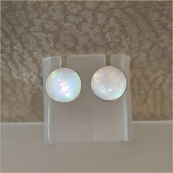 Boucles d'oreilles clous en nacre blanche "EN1080.W"