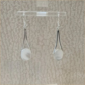 Boucles d'oreilles pendantes en nacre blanche "EN1083.W"