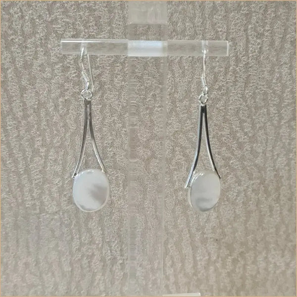 Boucles d'oreilles pendantes en nacre blanche "EN1083.W"