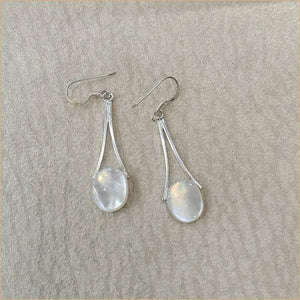 Boucles d'oreilles pendantes en nacre blanche "EN1083.W"