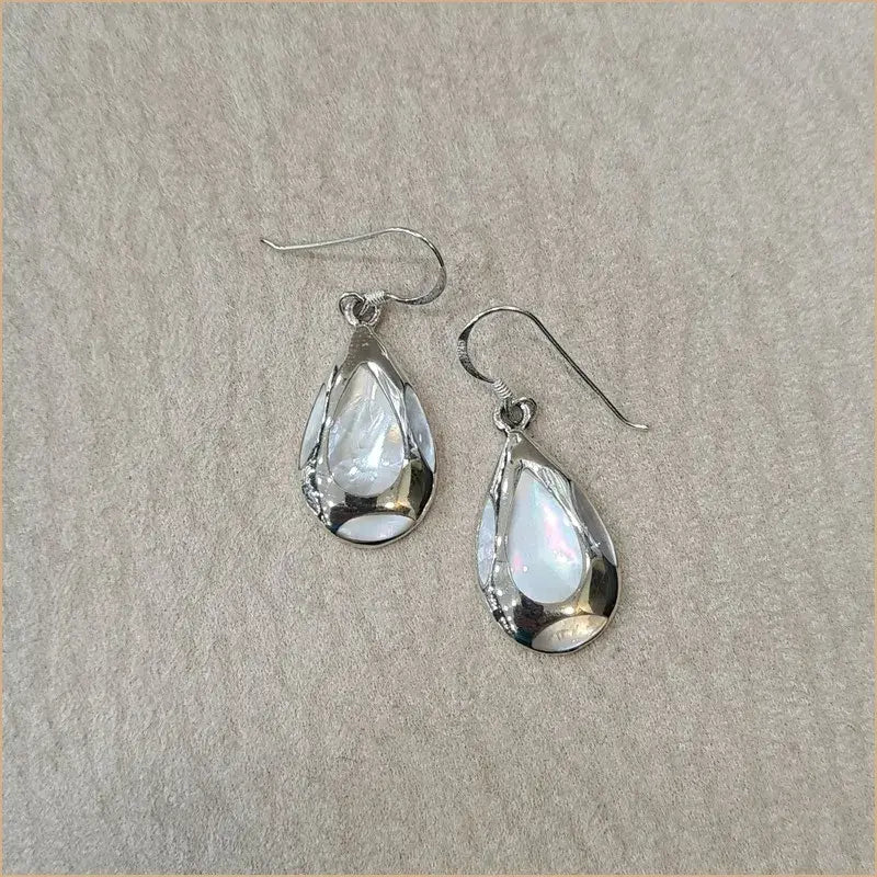 Boucles d’oreilles en nacre blanche “EN1094.W”