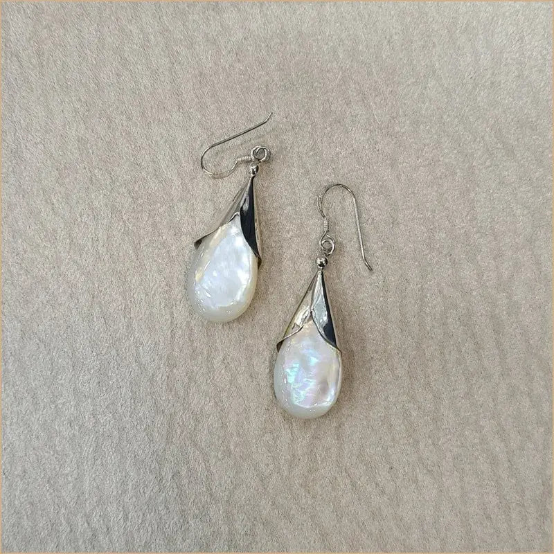 Boucles d'oreilles en nacre blanche "EN1095.W"