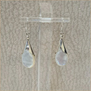 Boucles d'oreilles en nacre blanche "EN1095.W"