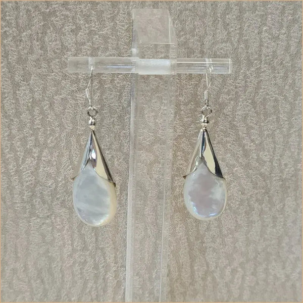 Boucles d'oreilles en nacre blanche "EN1095.W"
