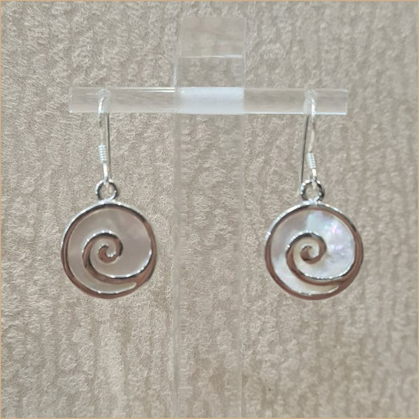 Boucles d'oreilles spirale en nacre blanche "EN1107.W"
