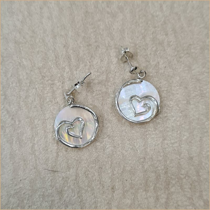 Boucles d'oreilles coeur recto verso en nacre blanche "EN1112.W"
