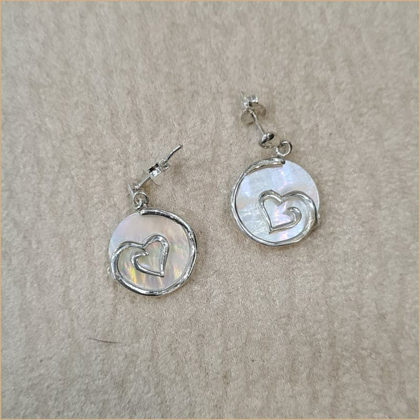 Boucles d'oreilles coeur recto verso en nacre blanche "EN1112.W"