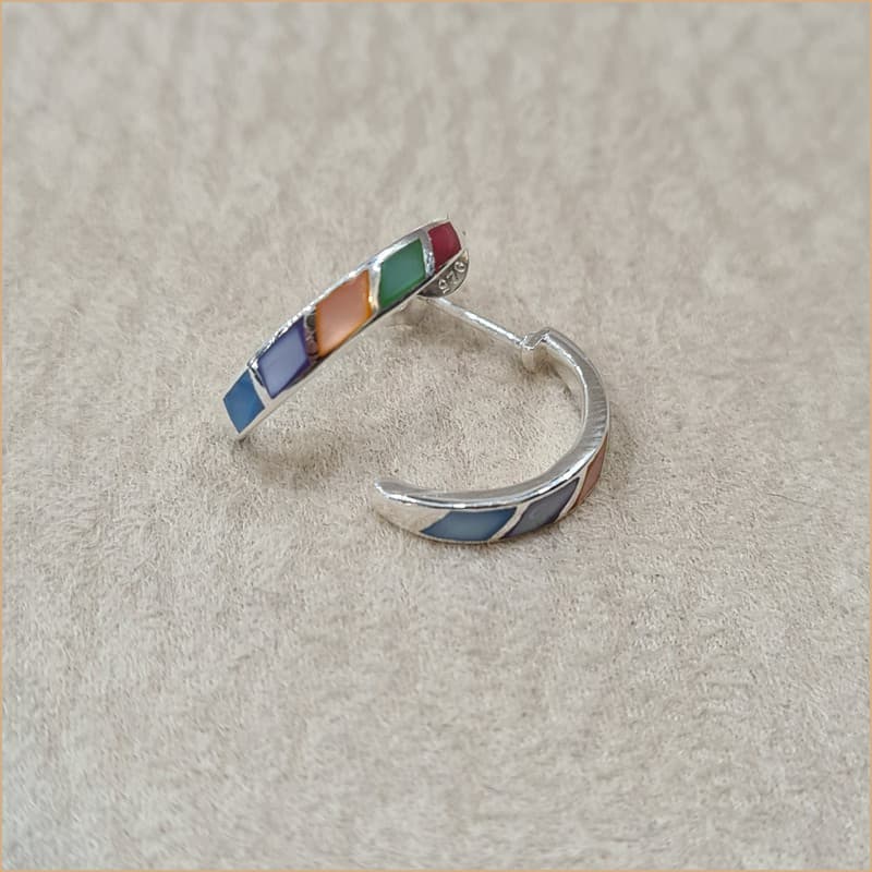 Boucles d'oreilles demi créoles en nacre multicolore "EN1120.M"