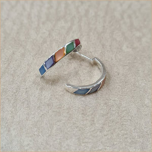 Boucles d'oreilles demi créoles en nacre multicolore "EN1120.M"