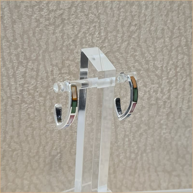 Boucles d’oreilles demi créoles en nacre multicolore “EN1125.M”