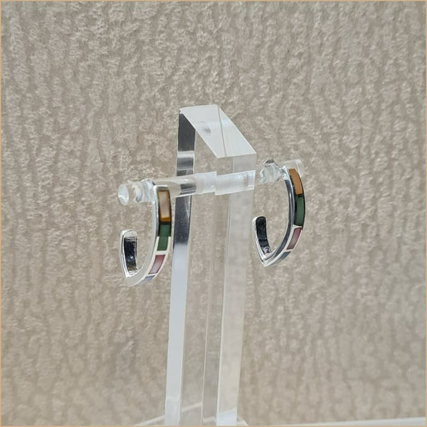 Boucles d’oreilles demi créoles en nacre multicolore “EN1125.M”