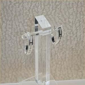 Boucles d’oreilles demi créoles en nacre blanche “EN1125.W”