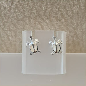 Boucles d’oreilles tortue en nacre blanche “EN1141.W”