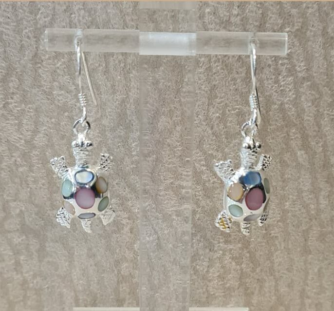 Boucles d’oreilles tortue en nacre multicolore “EN1147.M”