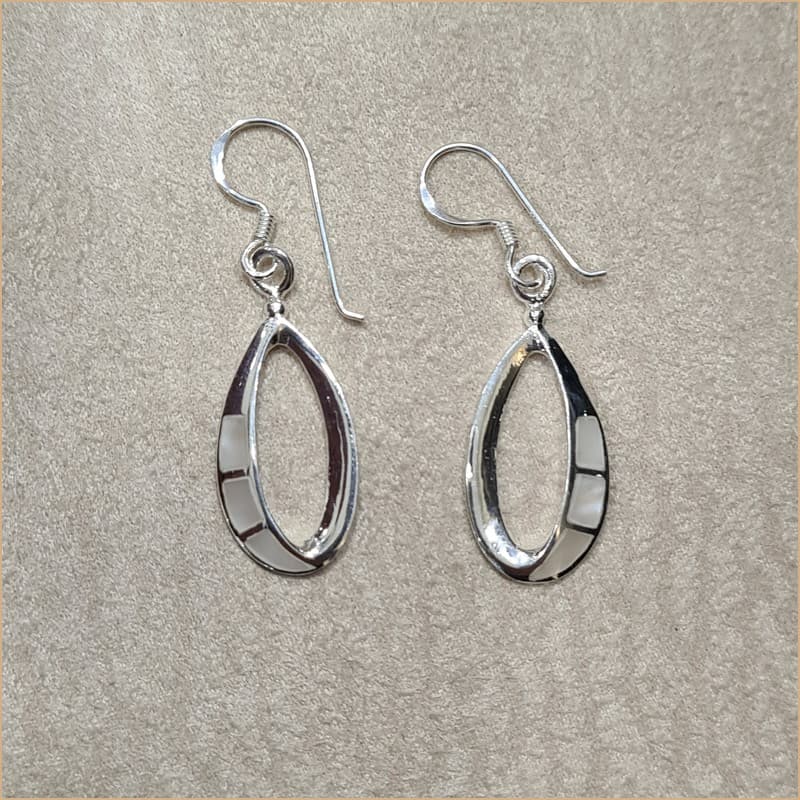 Boucles d’oreilles en nacre blanche “EN1150.W”