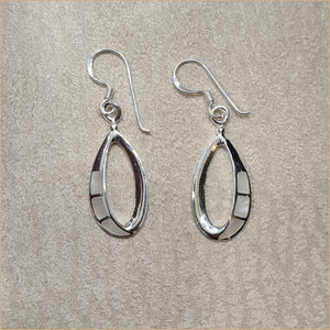 Boucles d’oreilles en nacre blanche “EN1150.W”