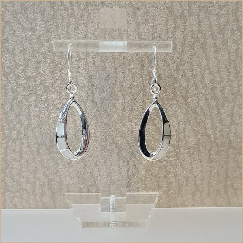 Boucles d’oreilles en nacre blanche “EN1150.W”