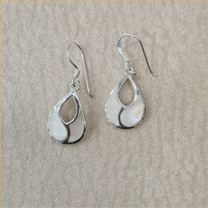 Boucles d’oreilles en nacre blanche “EN1152.W”