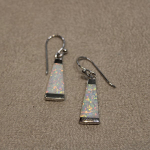 Boucles d'oreilles opaline blanche EO85.W