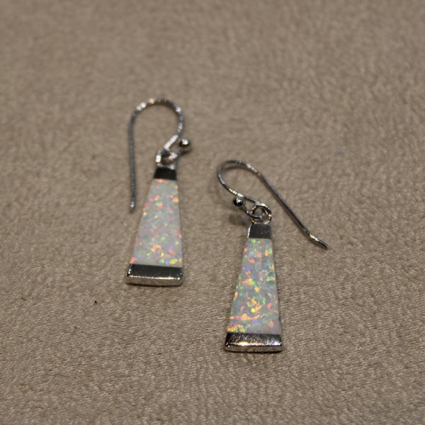 Boucles d'oreilles opaline blanche EO85.W