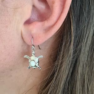 Boucles d'oreilles tortue opaline blanche "EOT1.W"
