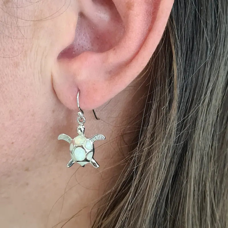 Boucles d'oreilles tortue opaline blanche "EOT1.W"