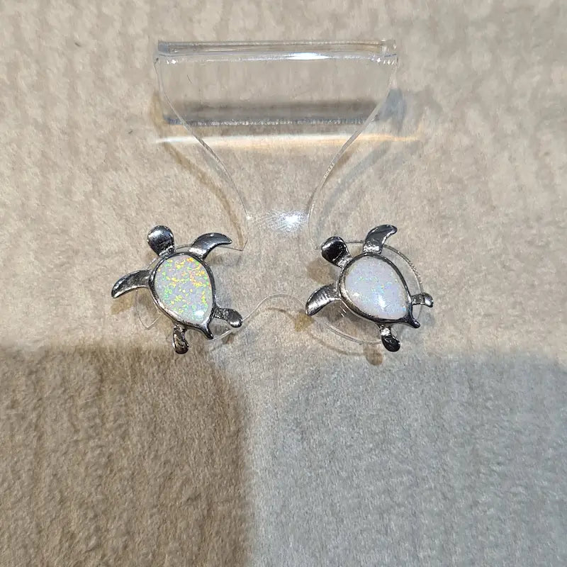 Boucles d'oreilles tortue opaline blanche "EOT3.W"