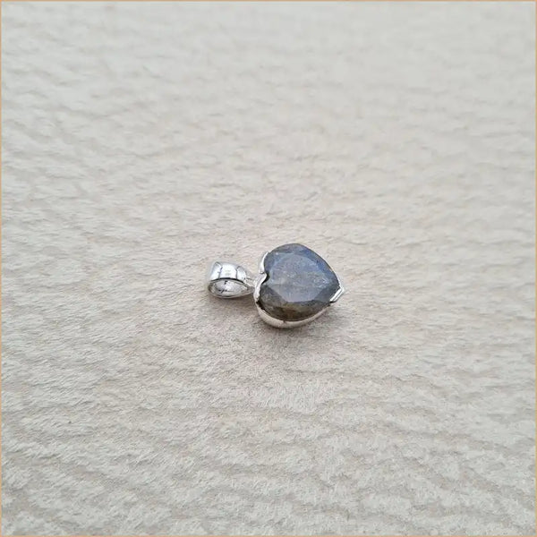 Pendentif labradorite coeur "PI1003.L"