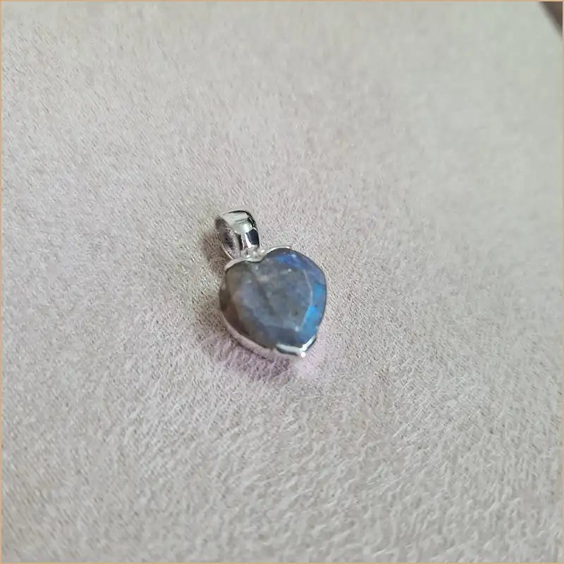 Pendentif labradorite coeur "PI1003.L"