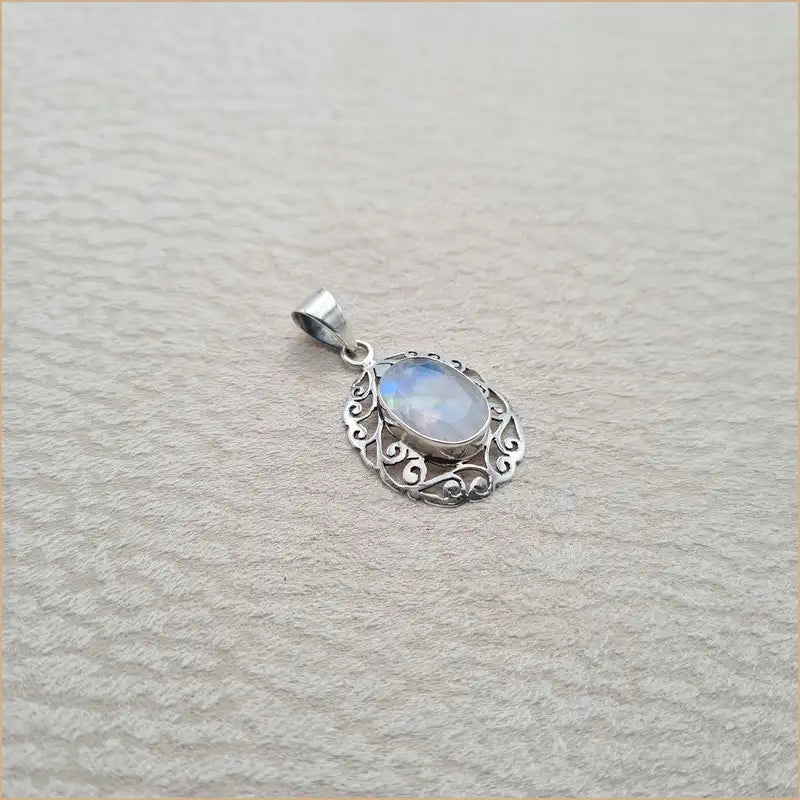 Pendentif pierre de lune ciselé "PI1020.P"