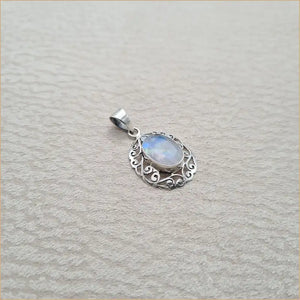 Pendentif pierre de lune ciselé "PI1020.P"