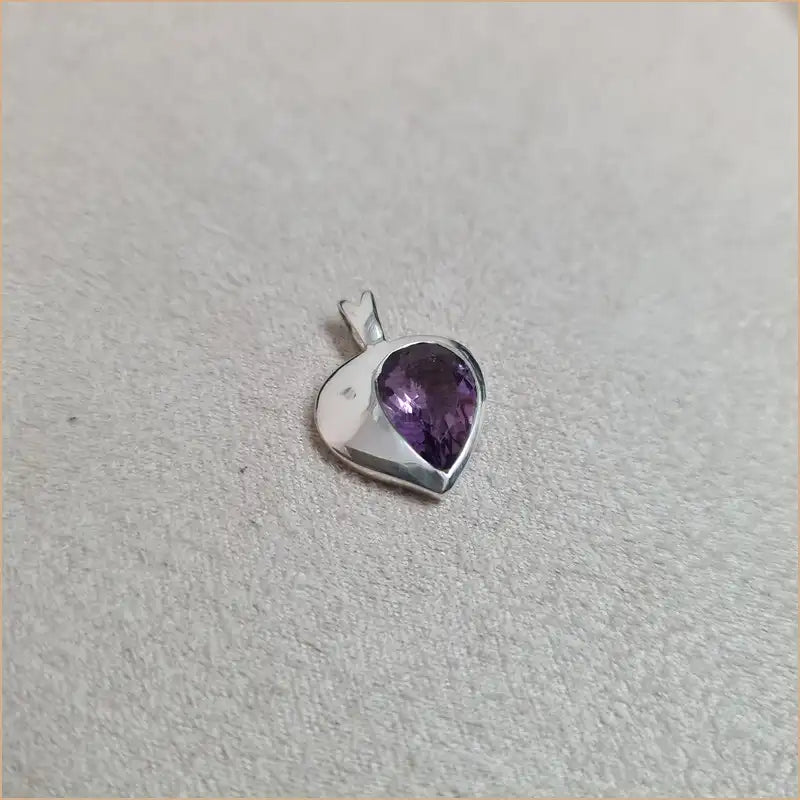 Pendentif améthyste demi-coeur "PI1066.A"