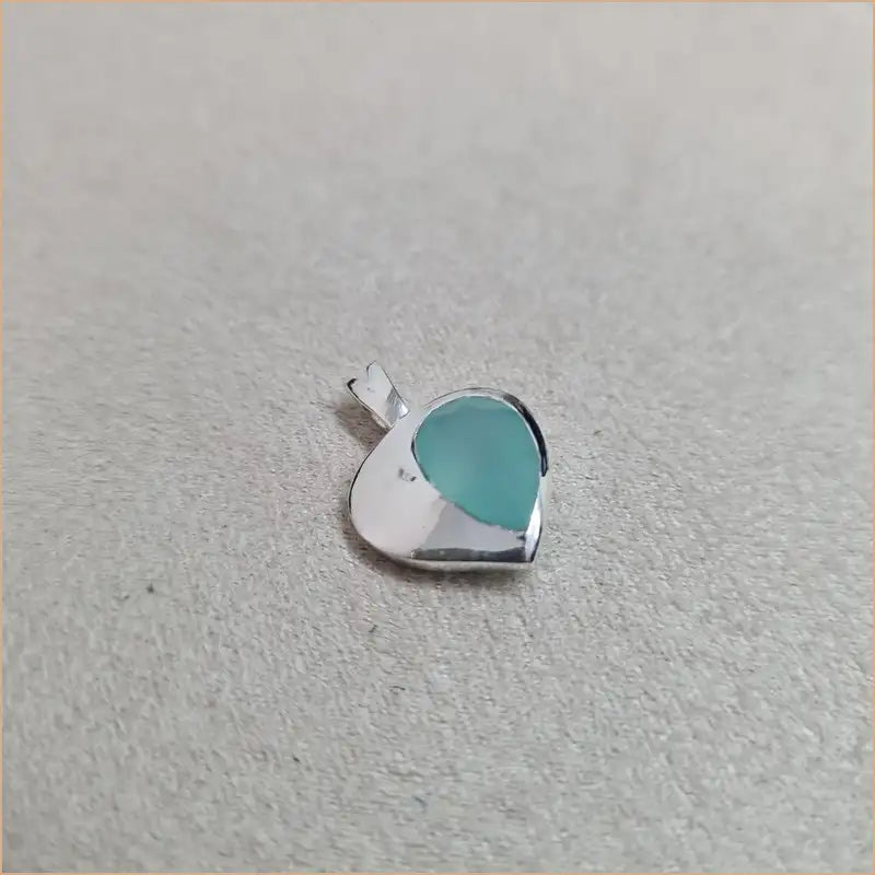 Pendentif calcédoine demi-coeur "PI1066.B"