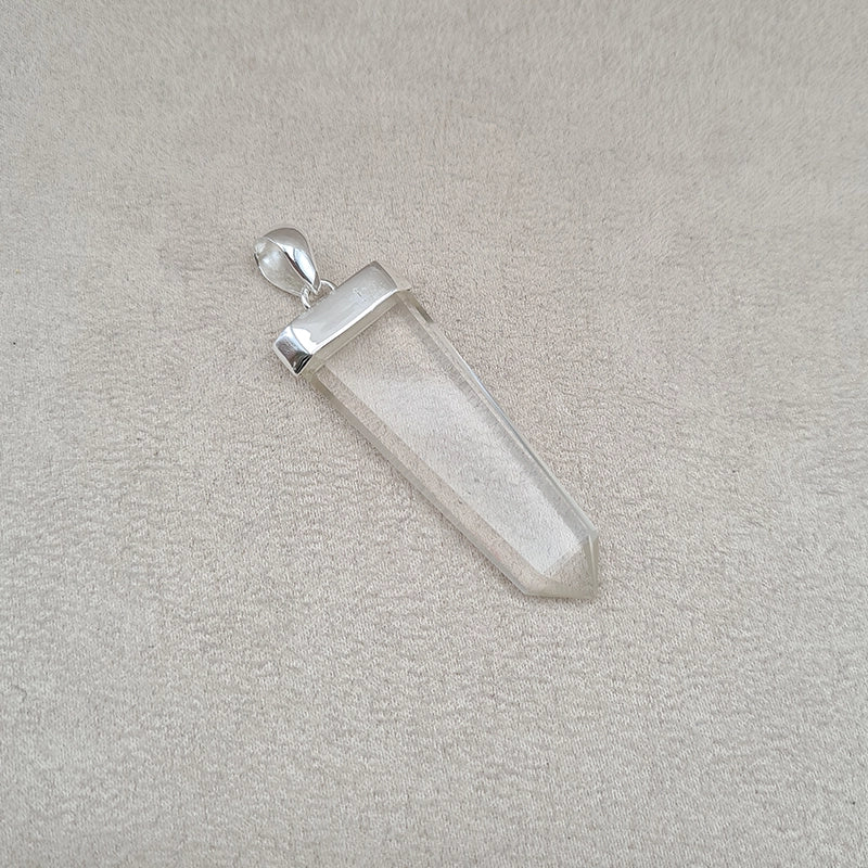 Pendentif en pierre de roche taillée "PI1246.CR"