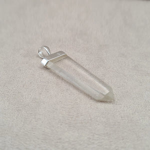 Pendentif en pierre de roche taillée "PI1246.CR"