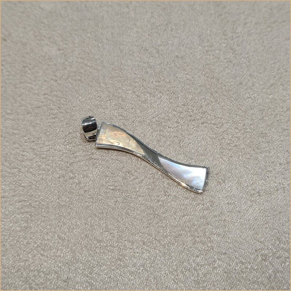 Pendentif twist en nacre blanche "PN1027.W"