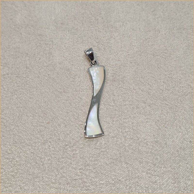 Pendentif twist en nacre blanche "PN1027.W"