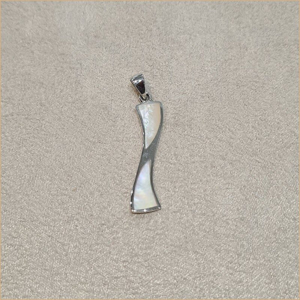 Pendentif twist en nacre blanche "PN1027.W"