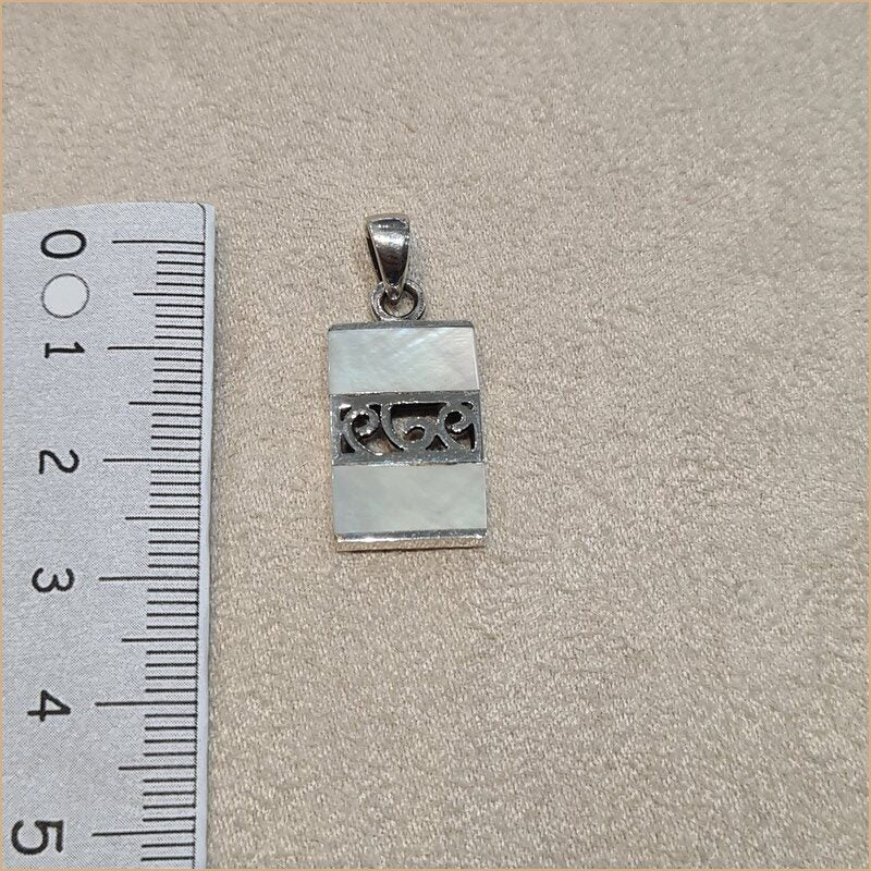 Pendentif en nacre blanche "PN1034.W"