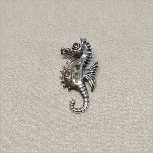 Pendentif hippocampe en nacre abalone "PN1038.A"
