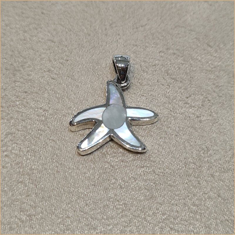 Pendentif étoile de mer en nacre blanche "PN1039.W"